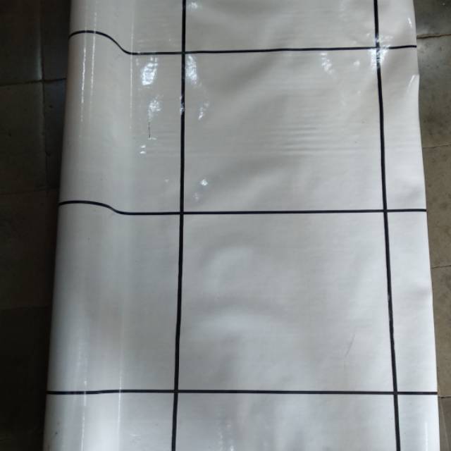 karpet motif keramik