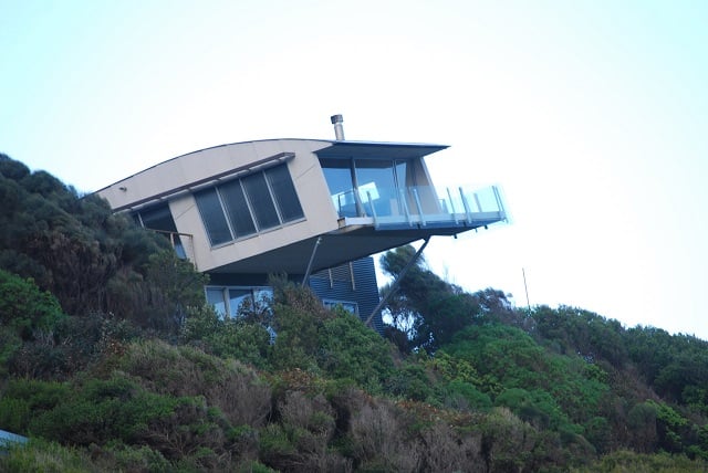 rumah di atas gundukan
