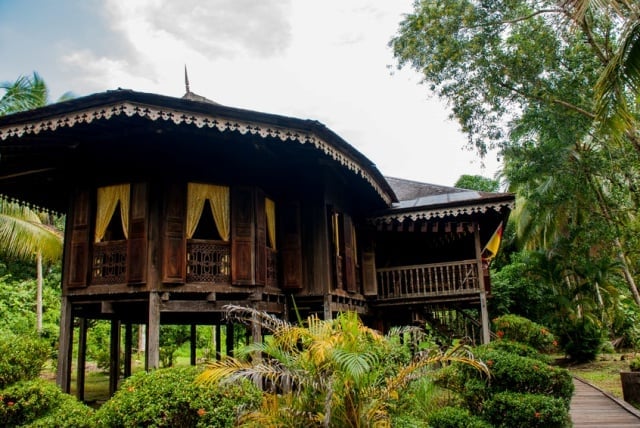rumah melayu sarawak