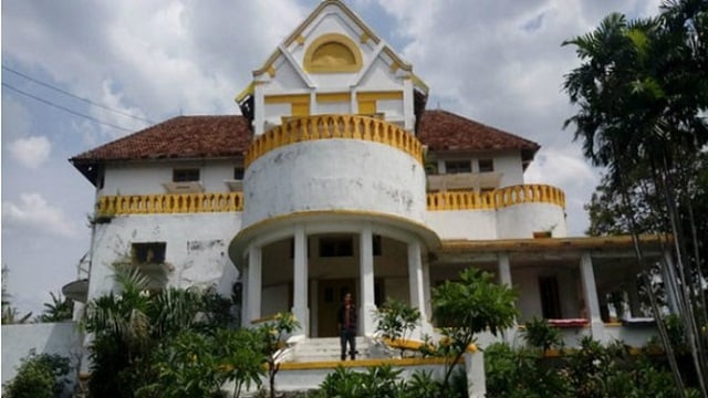 fasad rumah kuno di semarang