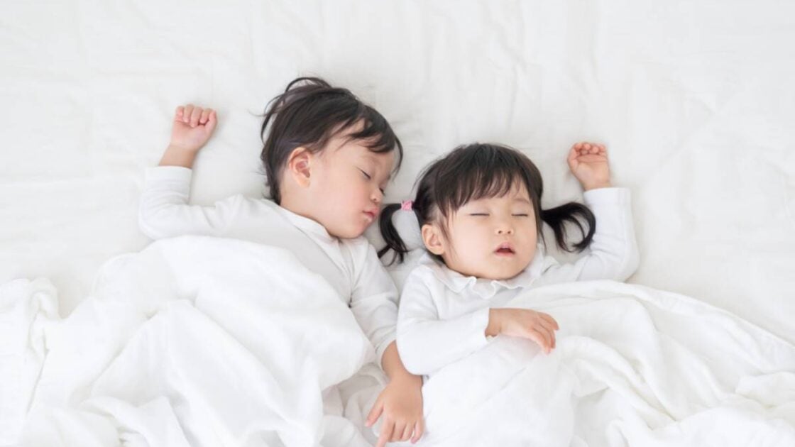 Rekomendasi 10 Kasur Bayi Terbaik dan Ternyaman 2023. Cegah Kepala Peyang!