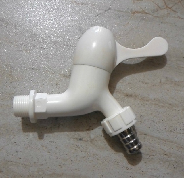 harga kran air plastik PVC