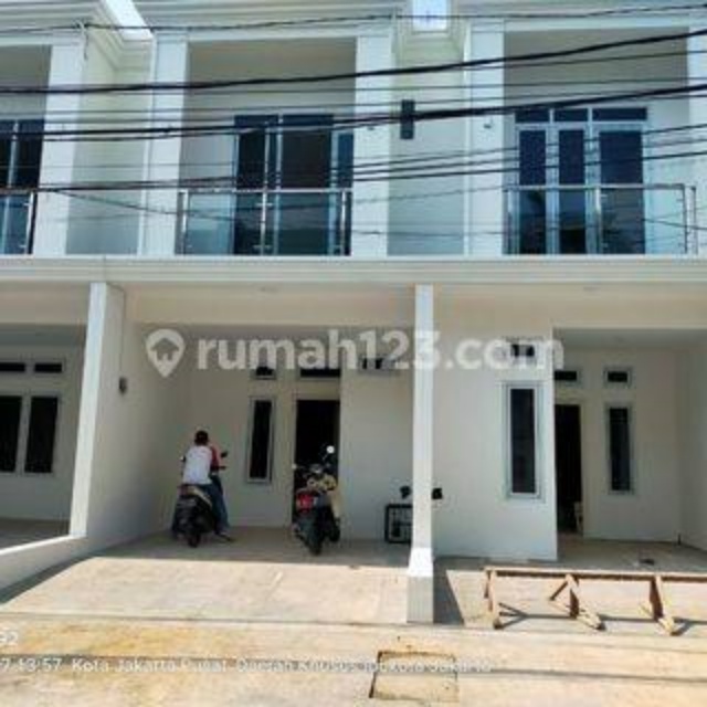 rumah di cempaka putih