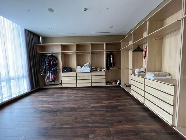 lemari built in