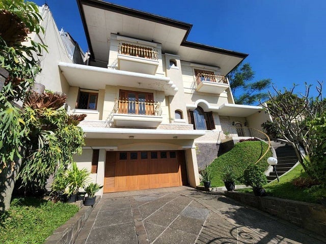 fasad rumah mewah di bandung