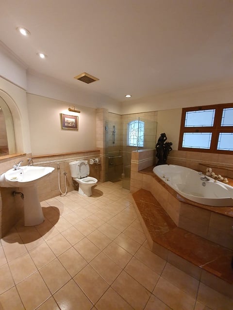 kamar mandi rumah mewah di bandung