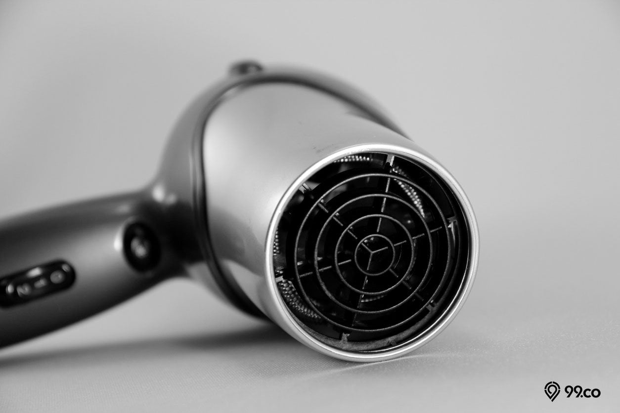 hair dryer untuk merawat lemari
