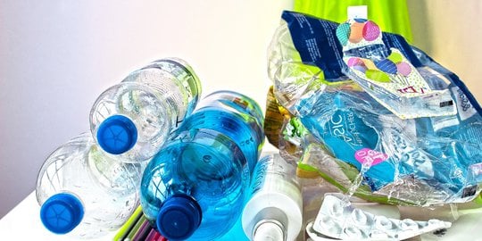 sampah plastik