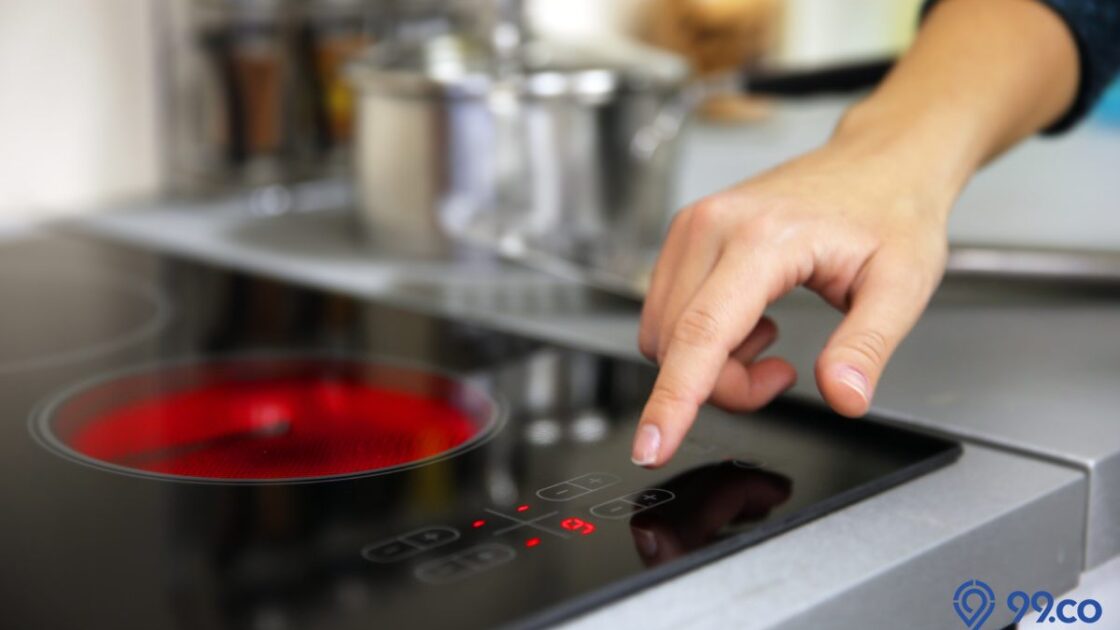 Cara Menggunakan Kompor Listrik yang Benar. Cegah Korsleting dan Hasil Masakan Maksimal!