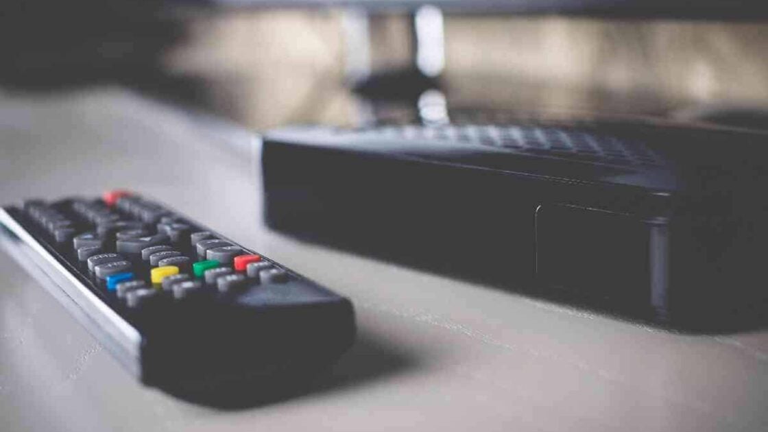 Cara Memasang Set Top Box Matrix pada TV LED Polytron, Sharp, dll. Ikuti Langkah-Langkah Ini!