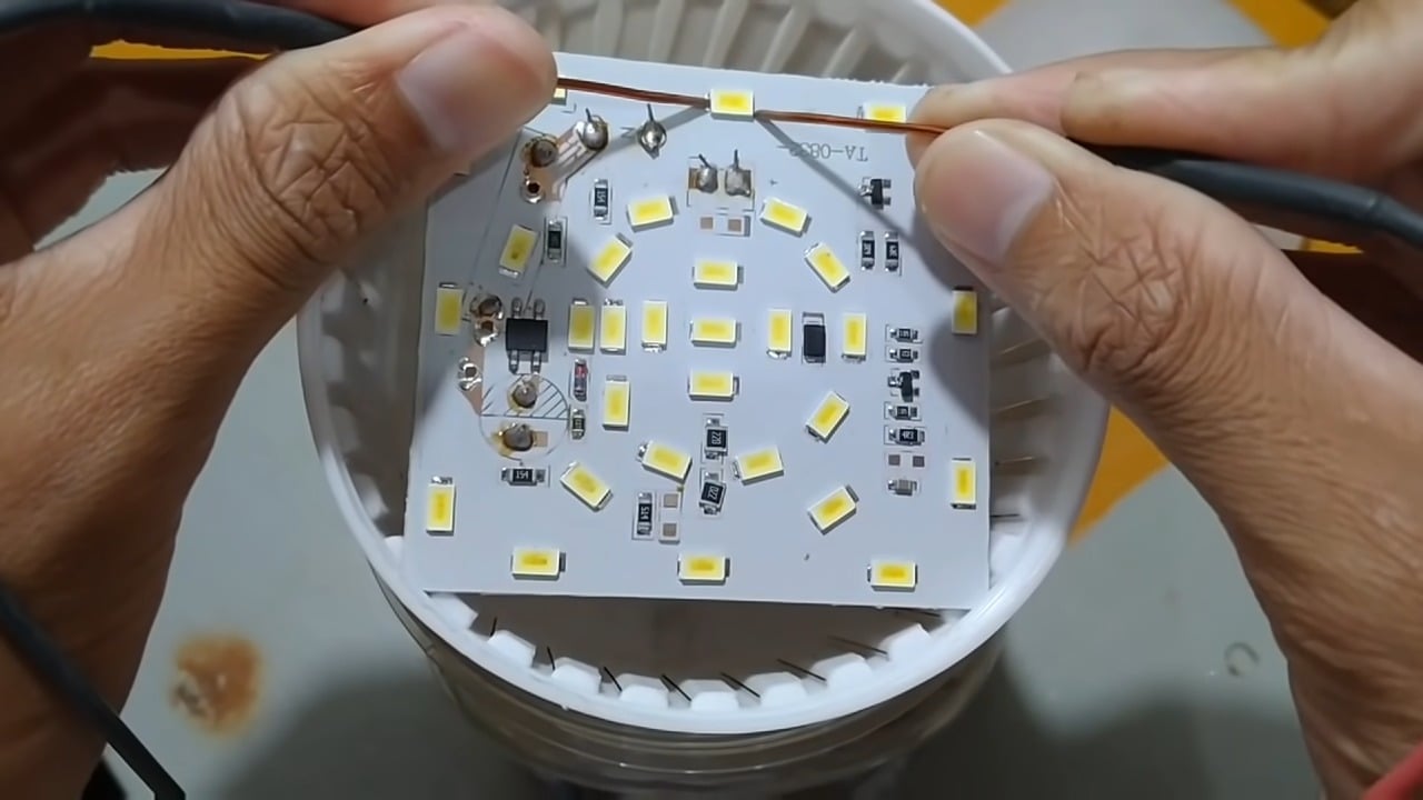cara memperbaiki lampu led mati total tanpa solder