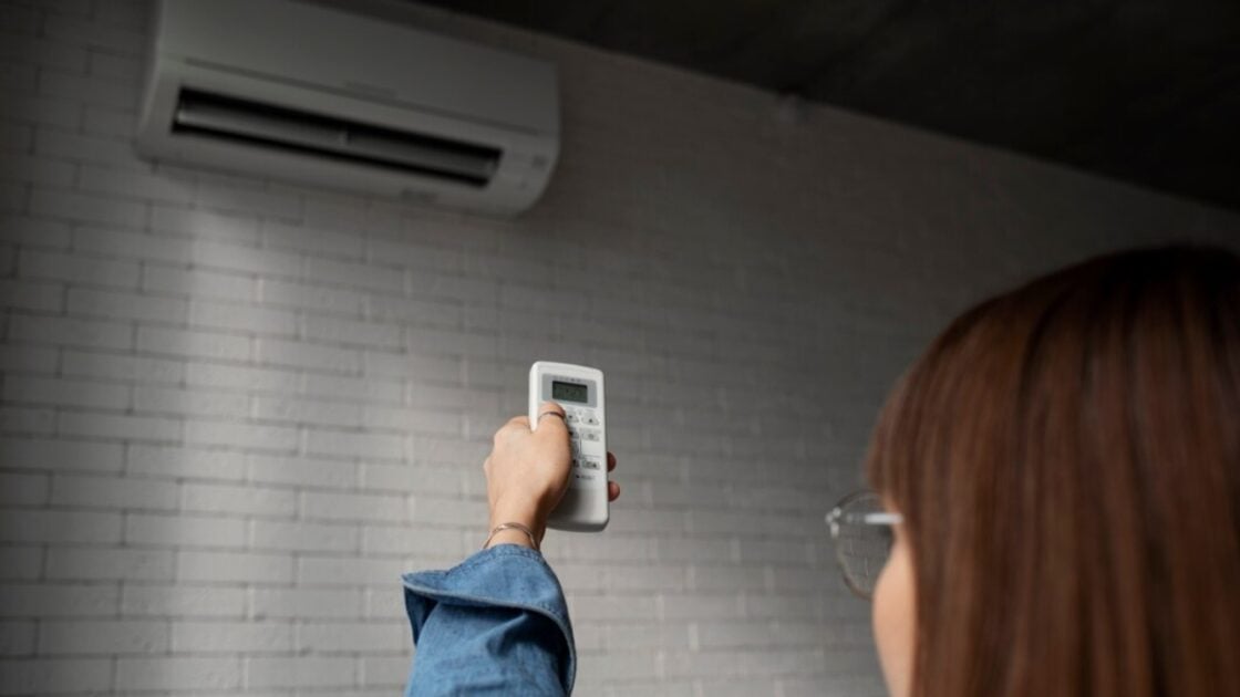 Kode Error AC Midea EC dan Cara Mengatasinya, Ketahui Penyebabnya!