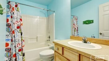 14 Inspirasi Desain Kamar Mandi Anak yang Bikin Si Kecil Betah