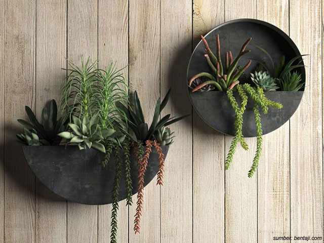 kebun minimalis dengan pot tembaga