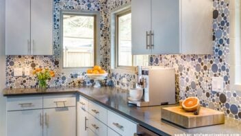 10 Ide Backsplash Dapur yang Bikin Area Memasak Jadi Menarik