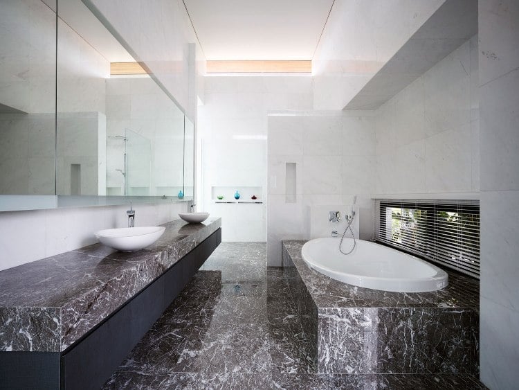 keramik lantai kamar mandi