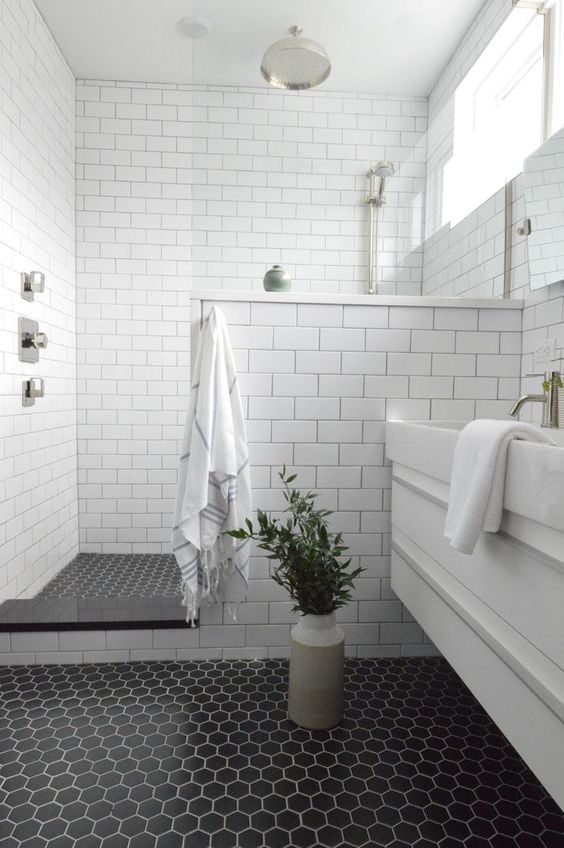 lantai keramik kamar mandi hexagonal