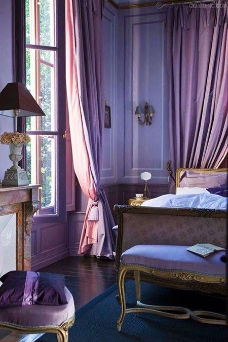 kamar tidur bergaya klasik