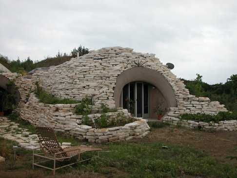 desain rumah atap batu