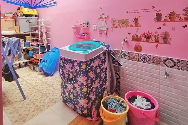 cat rumah warna pink
