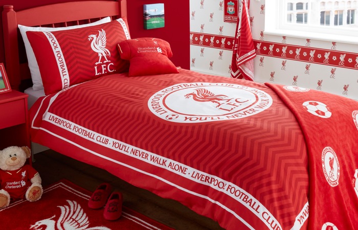 dekorasi kamar tidur sepak bola, pakai warna tim favorit dekorasi kamar tidur sepak bola, pakai warna tim favorit