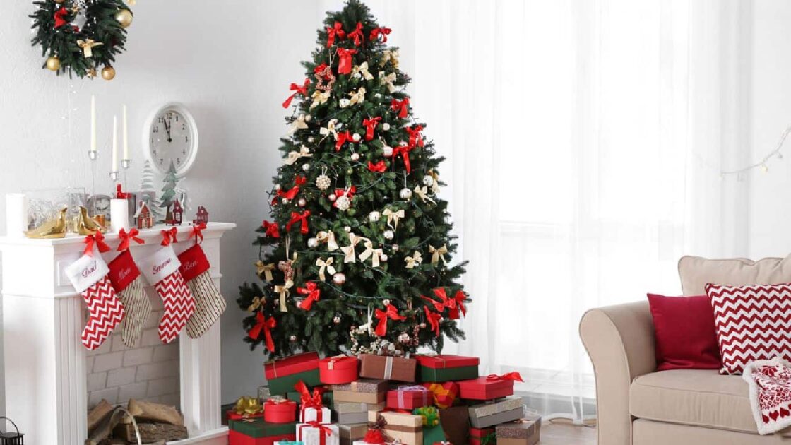 16 Gambar Pohon Natal dengan Dekorasi Kreatif, Unik, dan Cantik