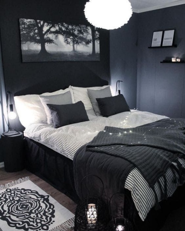 kamar warna hitam