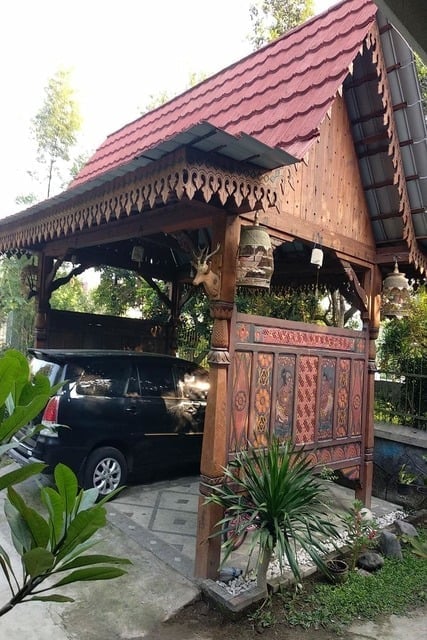 model garasi mobil terpisah dari rumah