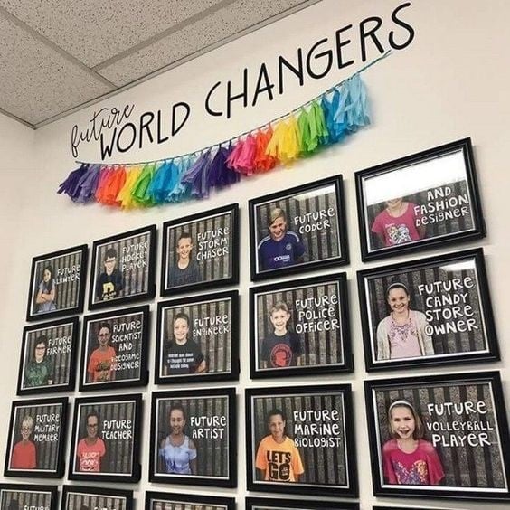 hiasan foto dinding kelas kreatif