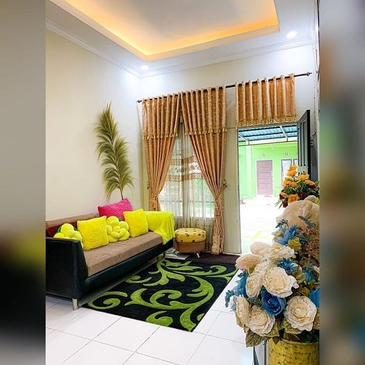 kombinasi warna kuning untuk ruang tamu