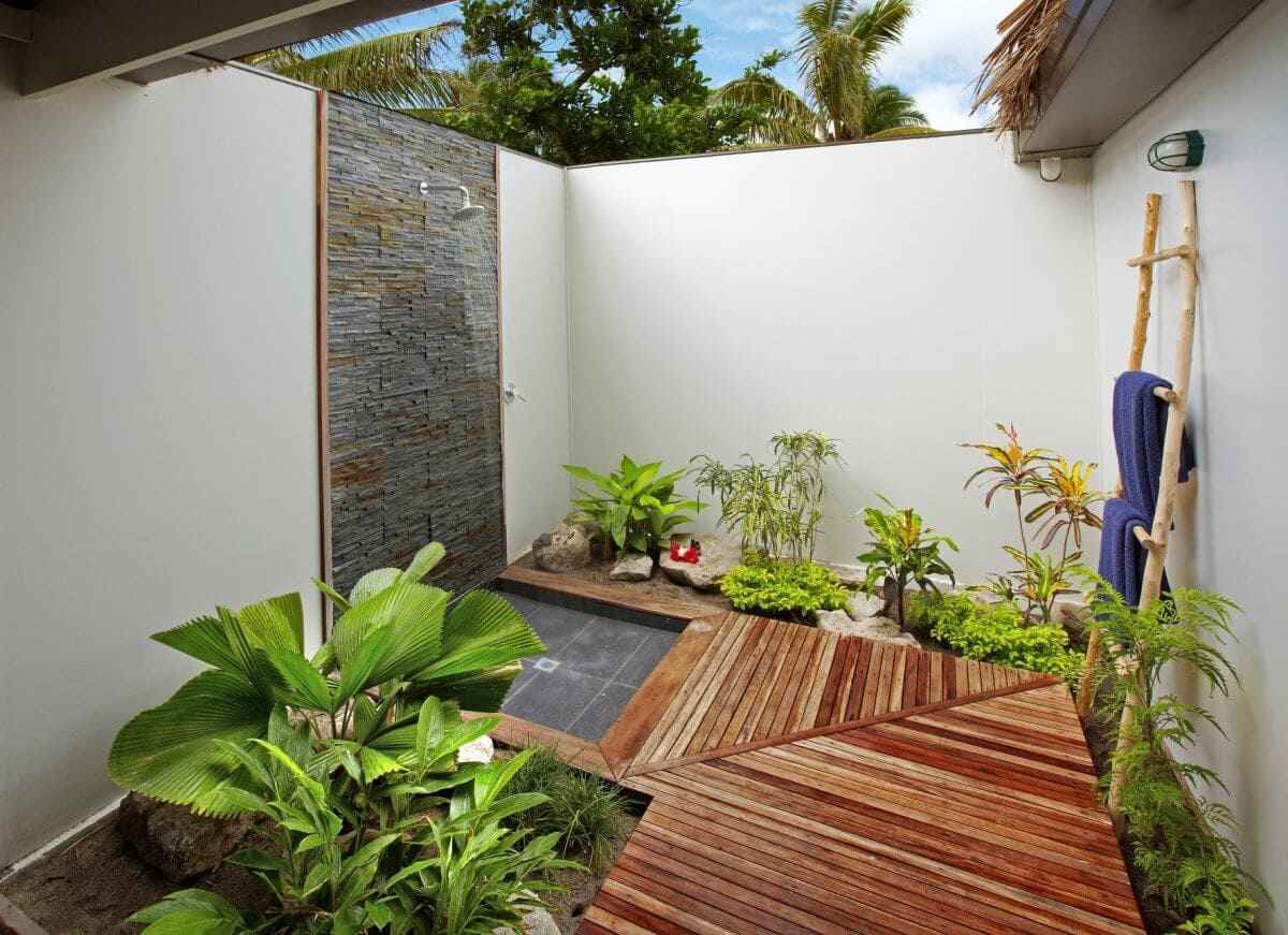desain kamar mandi pedesaan semi terbuka