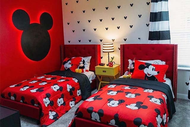ruangan anak tema mickey mouse