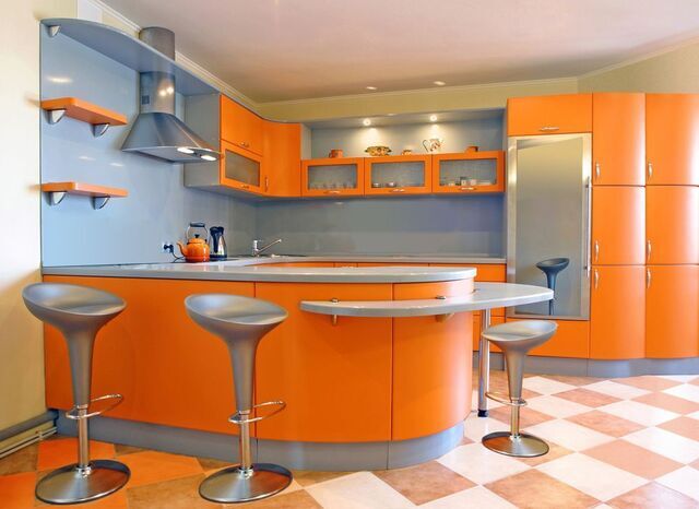 desain dapur oranye retro