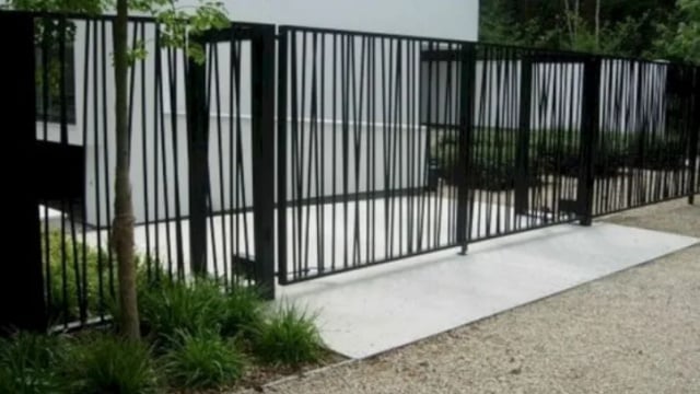pintu pagar dorong stainless steel