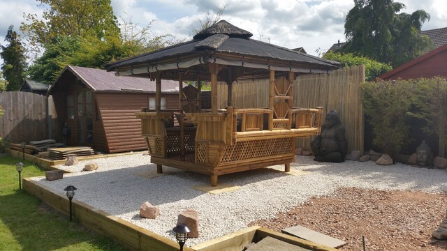 desain gazebo bambu sederhana anyaman