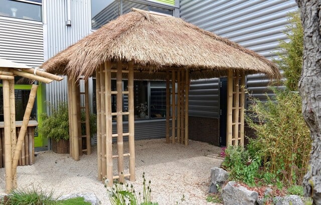 tempat bersantai ala gubuk petani