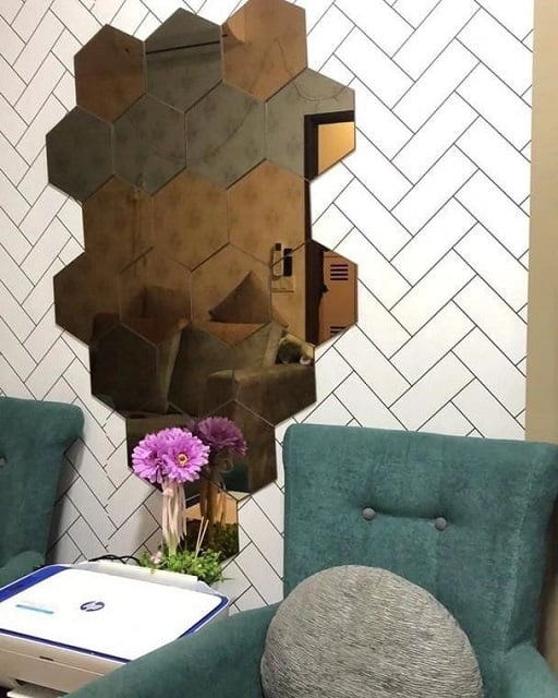 Motif Wallpaper untuk Ruang Tamu Sempit chevron