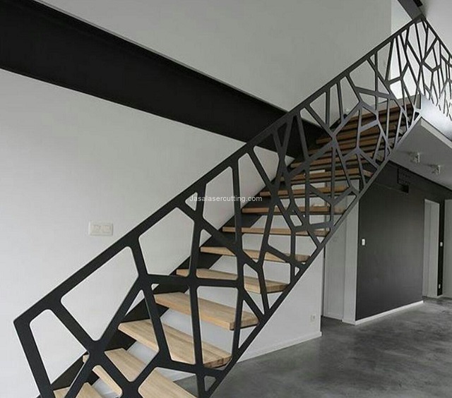 motif railing tangga besi abstrak