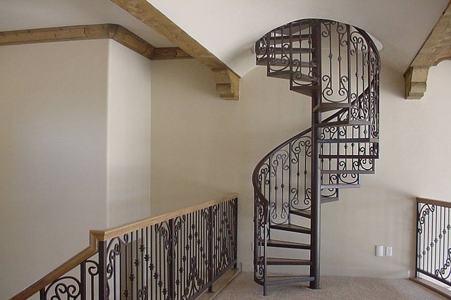 motif railing tangga besi memutar
