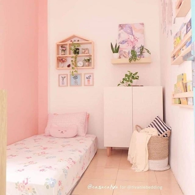 Desain Kamar Tidur Sempit Sederhana Warna Pink minimalis