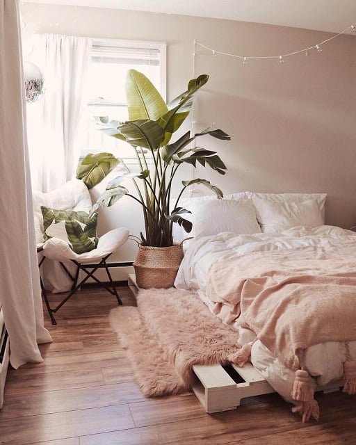 Desain Kamar Tidur Sempit Sederhana Warna Pink dewasa