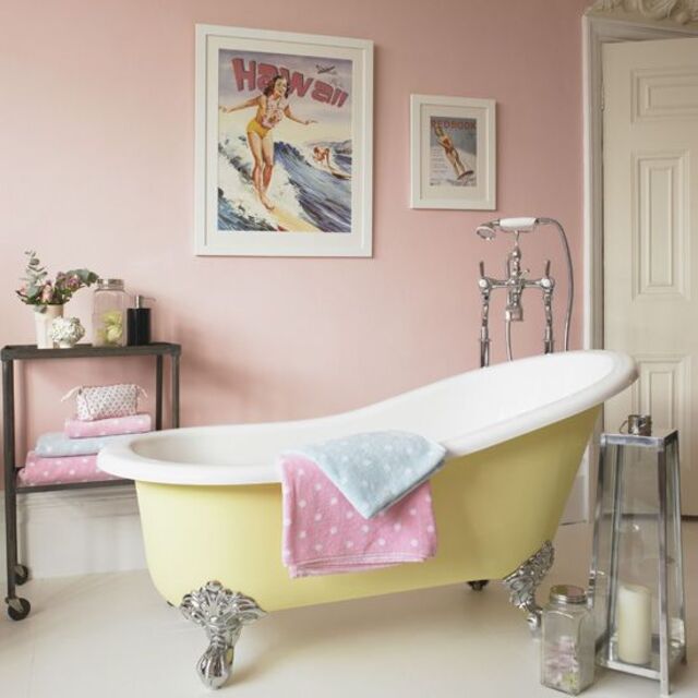 desain kamar mandi warna pink