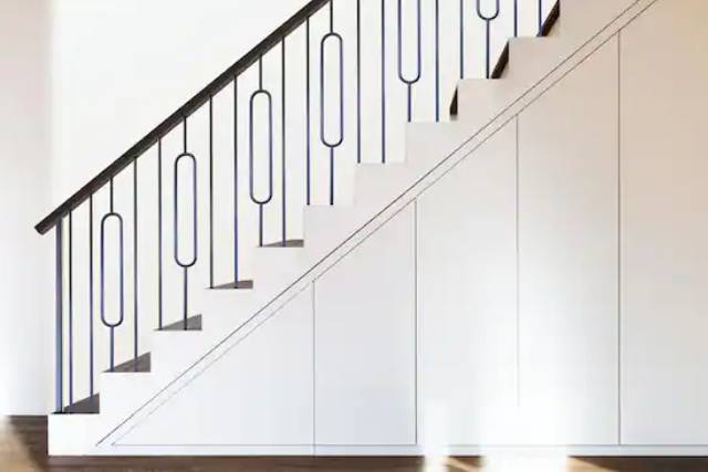 model railing tangga minimalis