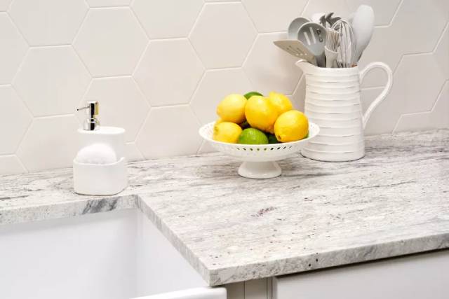 meja dapur granit putih