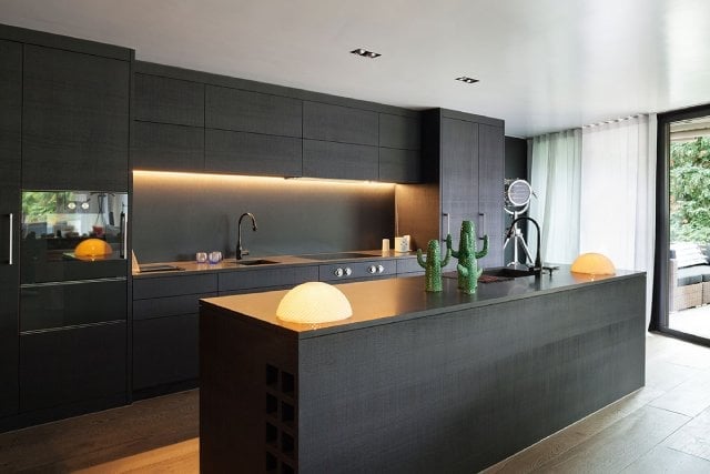 meja dapur granit hitam minimalis