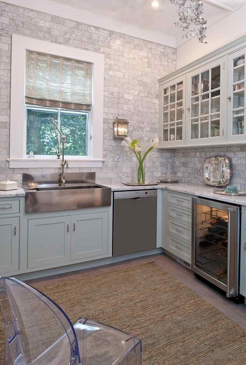 desain dapur dengan batu alam marmer