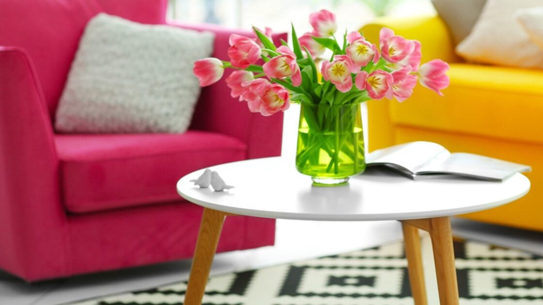 Cara Menata Bunga di Ruang Tamu, Sulap Interior Jadi Lebih Aesthetic!