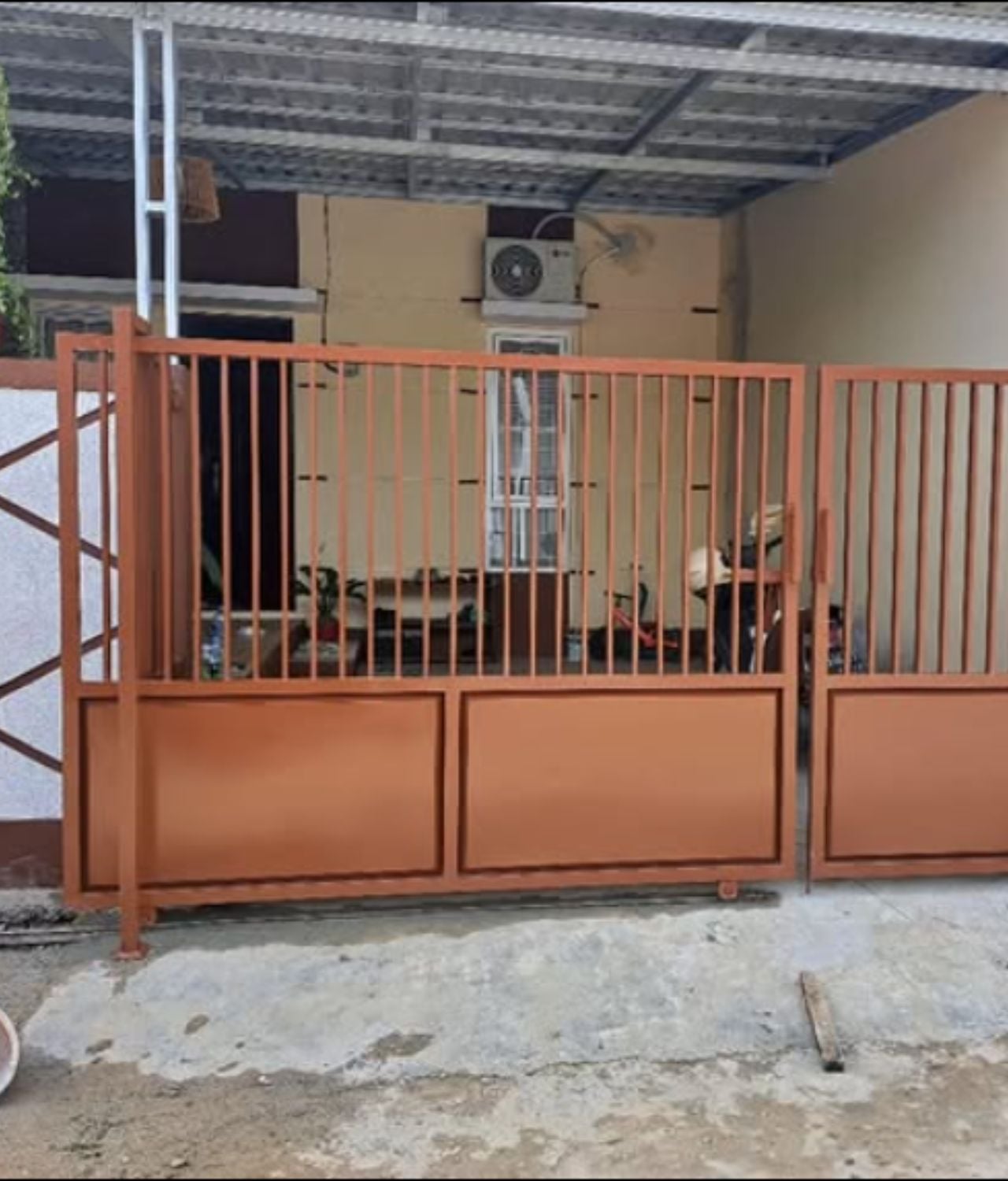 pagar coklat