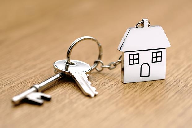 There are many arrangements to renting a house, such as living with your landlord or with other housemates