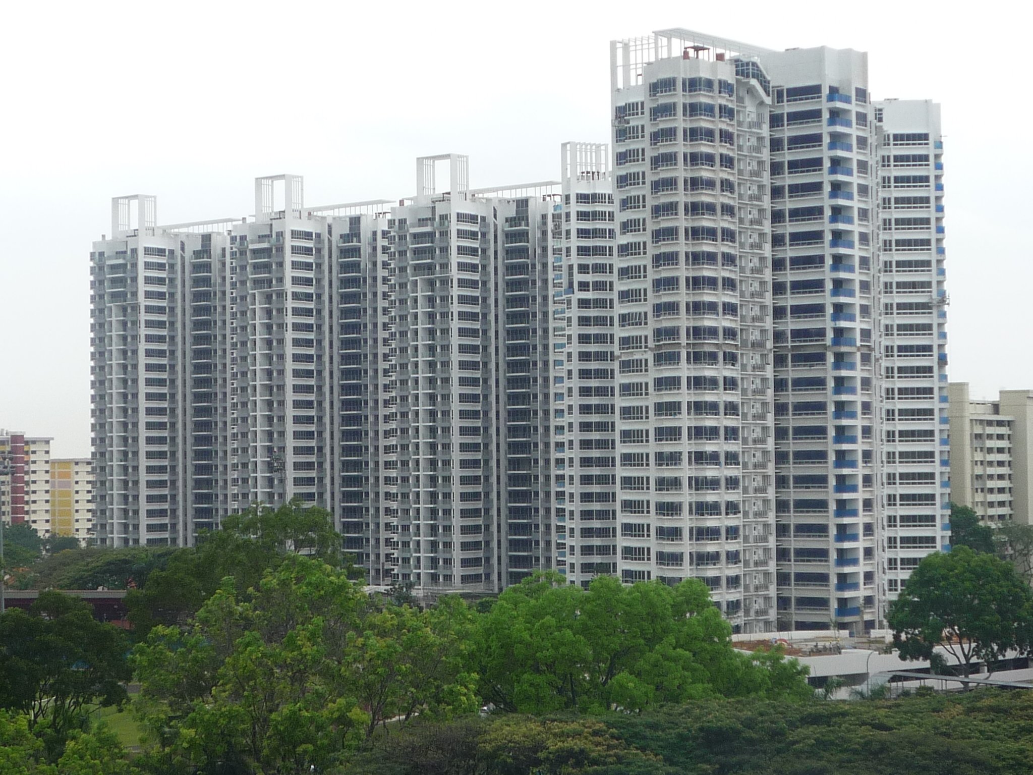 The Parc Condo is a freehold development located at 1 - 15 West Coast Walk in District 5 and is a few minutes walk to Clementi MRT Station